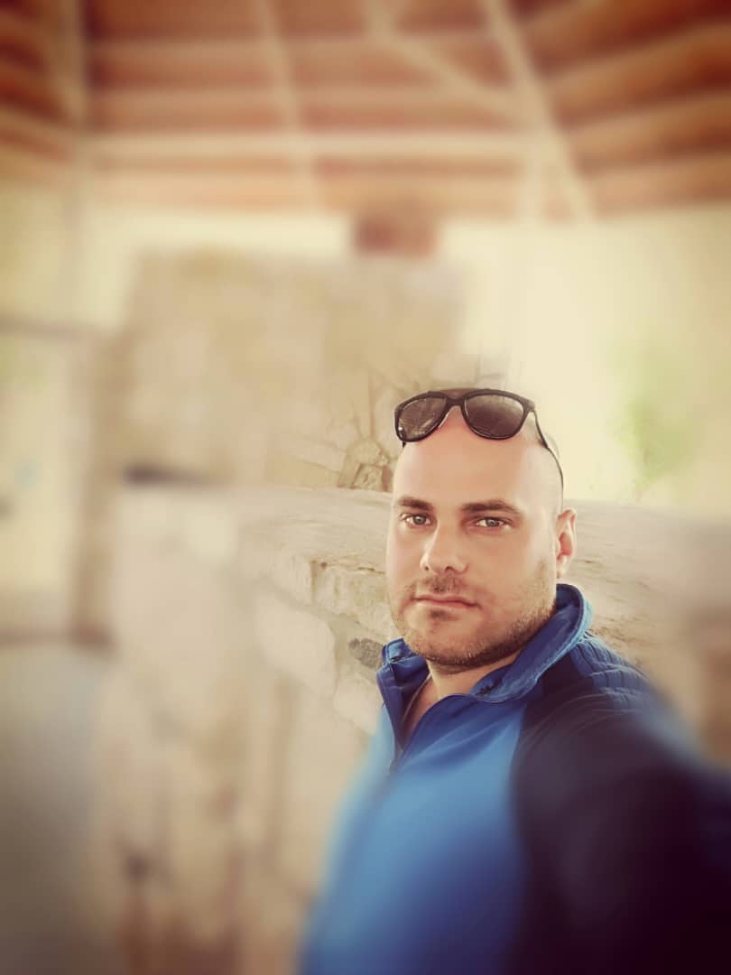 المدرب / جوني مخول